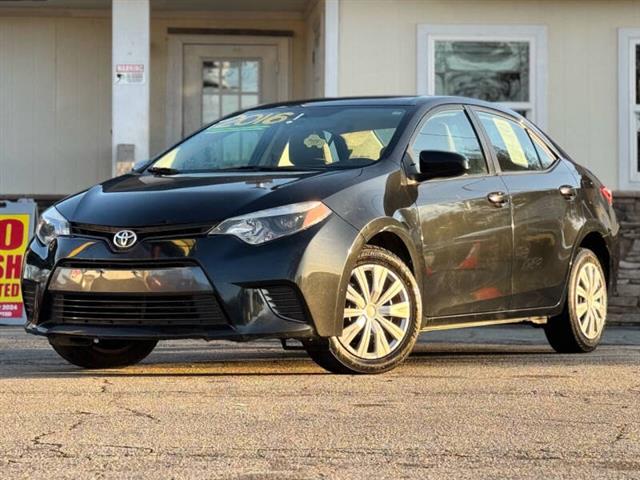 2016 Corolla LE image 1