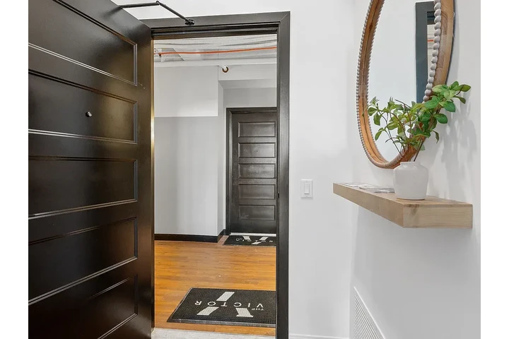 $1300 : Wonderful Palace image 1