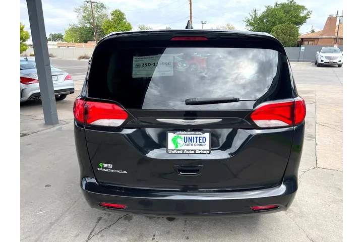 2017 Pacifica LX image 6