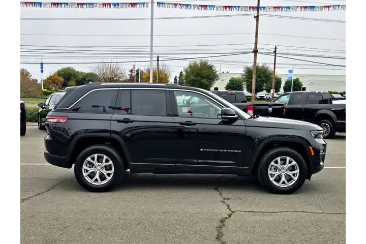 $31900 : Jeep Grand Cherokee 2022 4x4 image 7