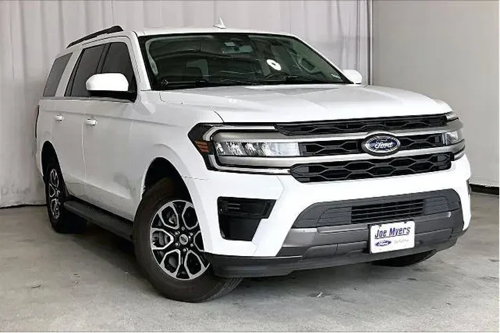 $39071 : Ford Expedition 2023 4x2 XLT image 1