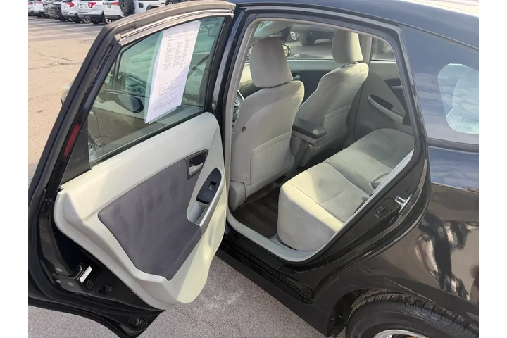 $5980 : 2010 Prius 5dr HB III (Natl) image 9