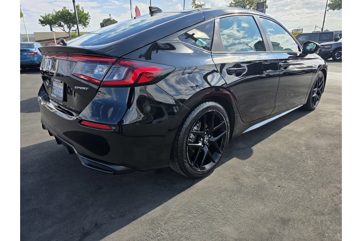 2022 Honda Civic Sport image 3