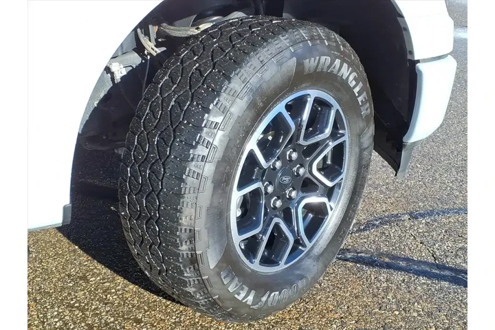 $32850 : Ford F-150 2023 4x4 XL 4dr S image 9