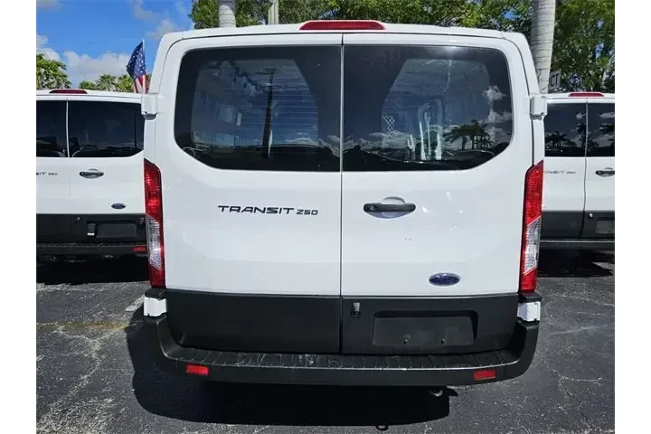 $29990 : Ford Transit 2023 250 3dr SW image 5