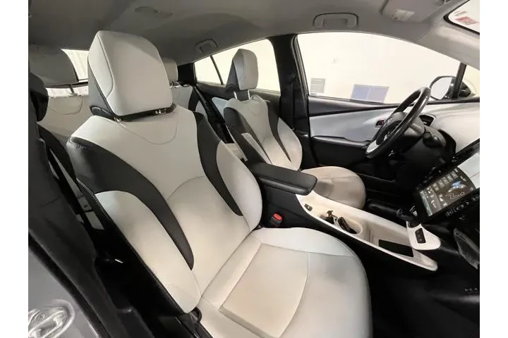 $17482 : Toyota Prius Prime 2017 Prem image 9