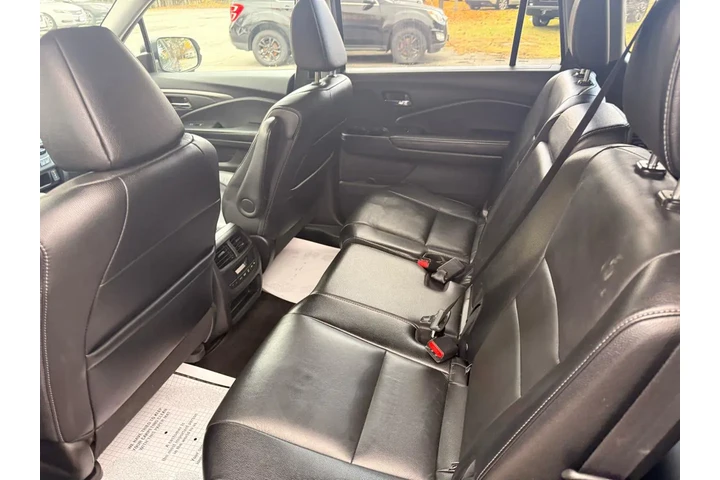 $21900 : Honda Pilot 2018 AWD EX-L 4d image 6