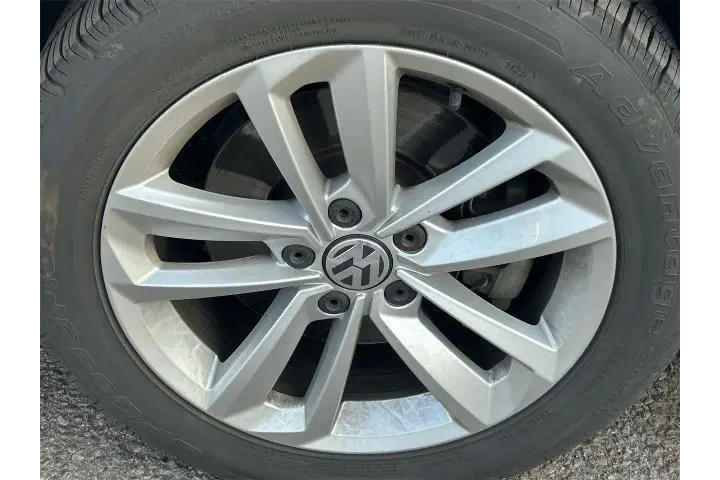 $13994 : Volkswagen Passat 2020 SE 4d image 6