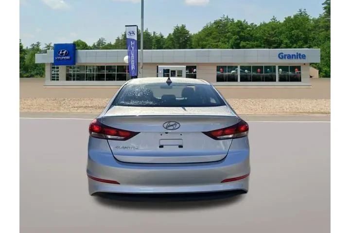 $8990 : Hyundai ELANTRA 2018 Value E image 9