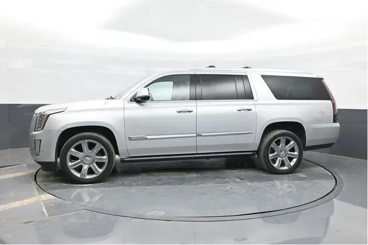 $32499 : Cadillac Escalade ESV 2018 4 image 5