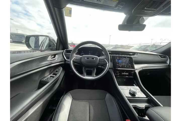 $37559 : Jeep Grand Cherokee 2025 4x4 image 5