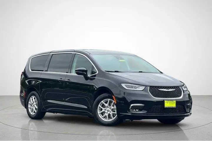 $26502 : Chrysler Pacifica 2024 Touri image 2