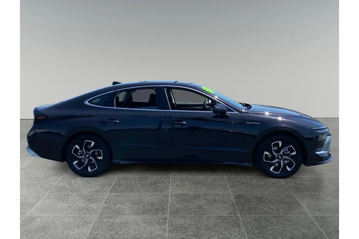 $31046 : Hyundai SONATA 2025 SEL 4dr image 6
