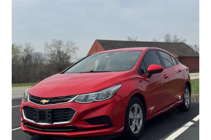 $6999 : 2018 Cruze LS Auto image 2