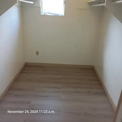 $1400 : Santa Ana Available 3 & 2 image 8