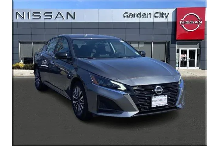 $17167 : Nissan Altima 2025 2.5 SV 4d image 1
