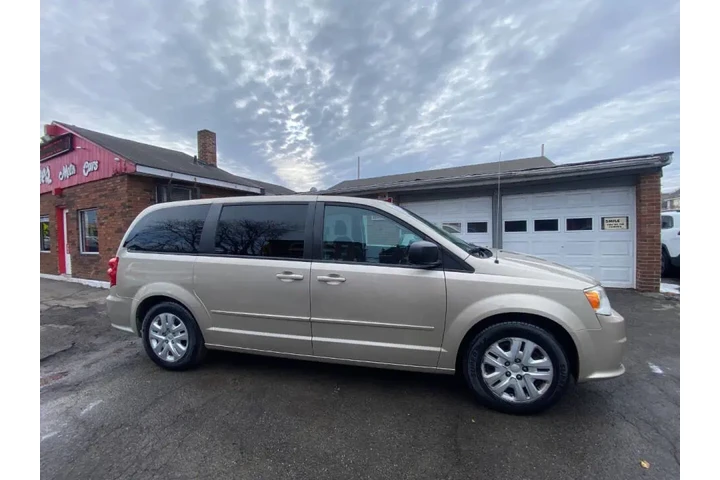 2015 Grand Caravan SE image 5