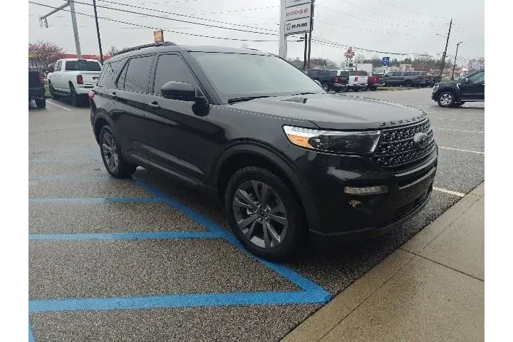 $27617 : Ford Explorer 2023 AWD XLT 4 image 3