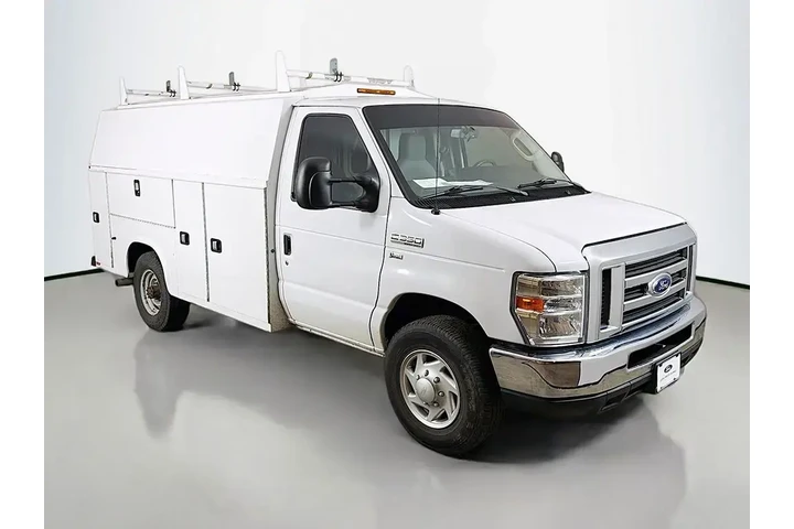 $19745 : Ford E-Series 2017 E-350 SD image 2