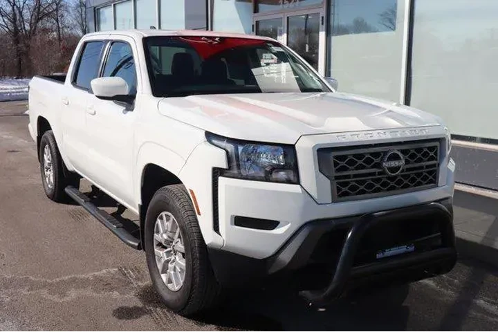 $29812 : Nissan Frontier 2022 4x4 SV image 2