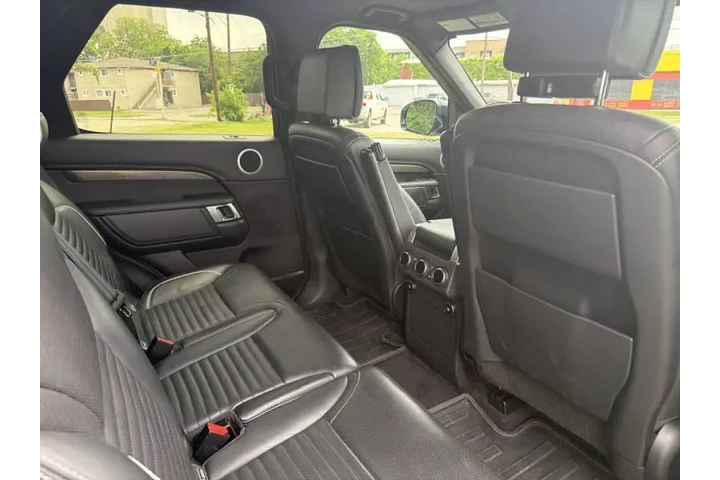 2018 Land Rover Discovery HSE image 9
