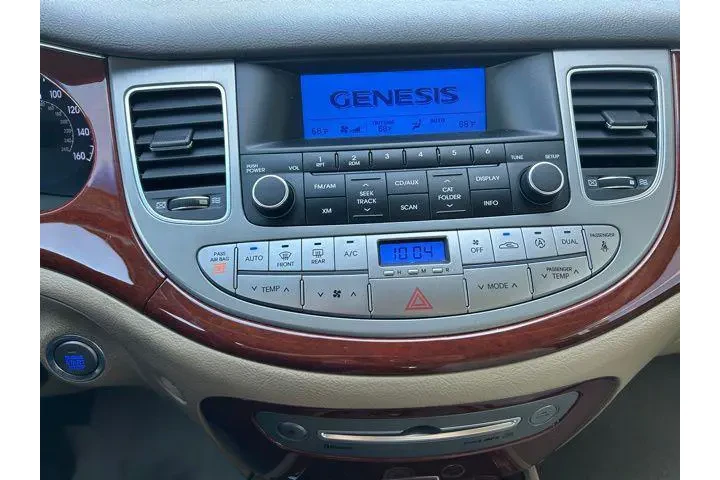 $11995 : Hyundai Genesis 2014 3.8L 4d image 10