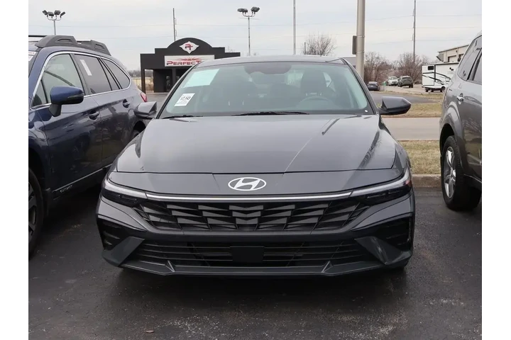 $21548 : Hyundai ELANTRA 2024 SEL 4dr image 10