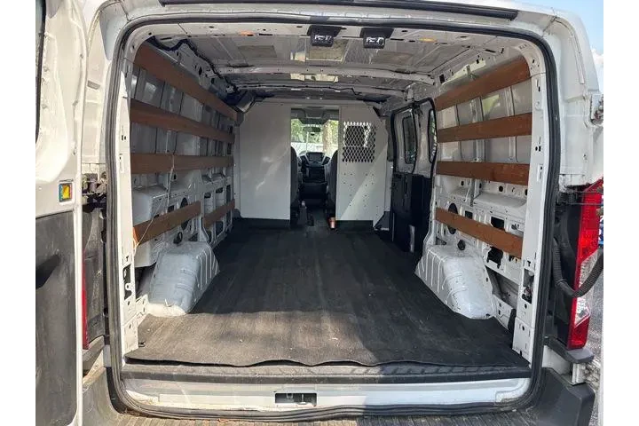 $20039 : Ford Transit 2015 250 3dr SW image 5