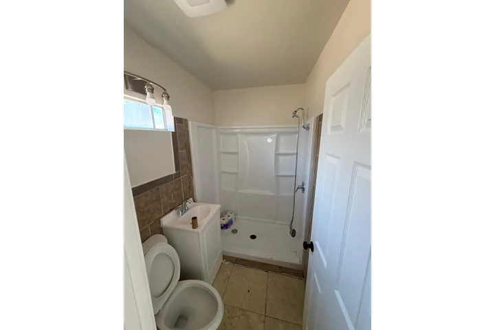 $2100 : Se Renta Casa image 4