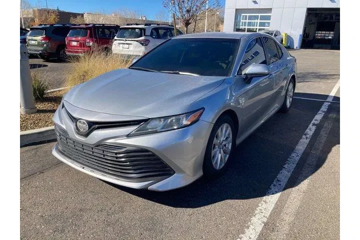 $15125 : Toyota Camry 2018 LE 4dr Sed image 4