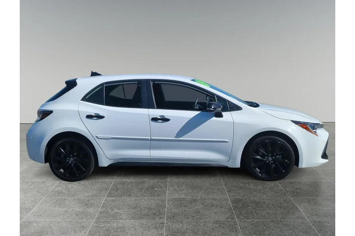 $24617 : Toyota Corolla Hatchback 202 image 6