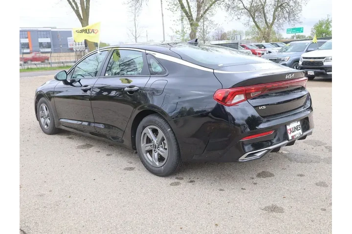 $18877 : Kia K5 2023 LXS 4dr Sedan image 7