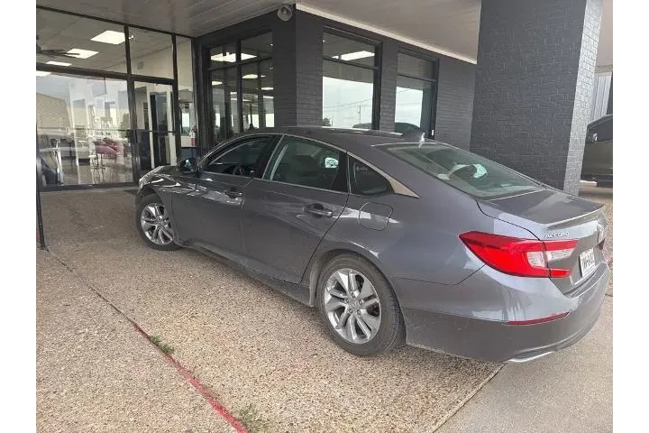 $18625 : Honda Accord 2020 LX 4dr Sed image 3