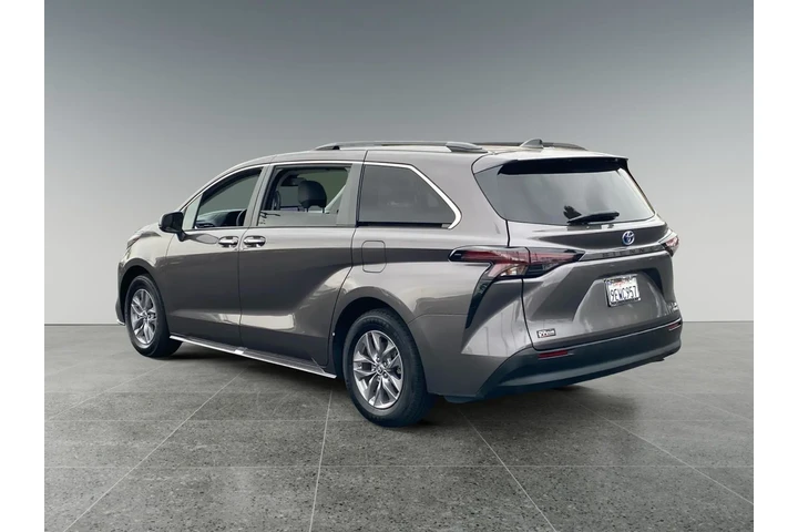 $38857 : Toyota Sienna 2023 XLE 8-Pas image 3