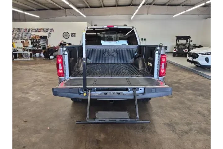 $39798 : Ford F-150 2023 4x4 XL 4dr S image 6