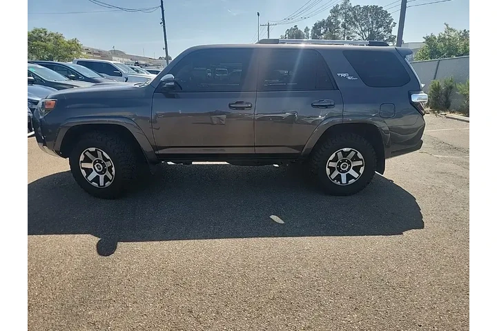 $30991 : Toyota 4Runner 2017 4x4 TRD image 8