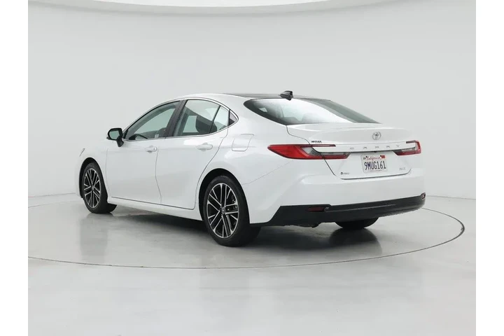 $33998 : Toyota Camry 2025 XLE 4dr Se image 2