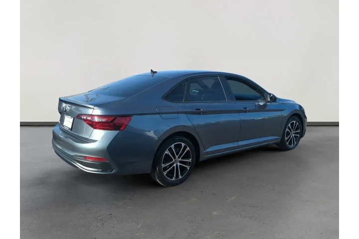 Volkswagen Jetta 2022 Sport image 5