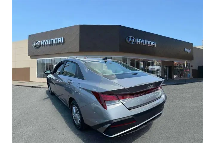 $17998 : Hyundai ELANTRA 2024 SE 4dr image 6