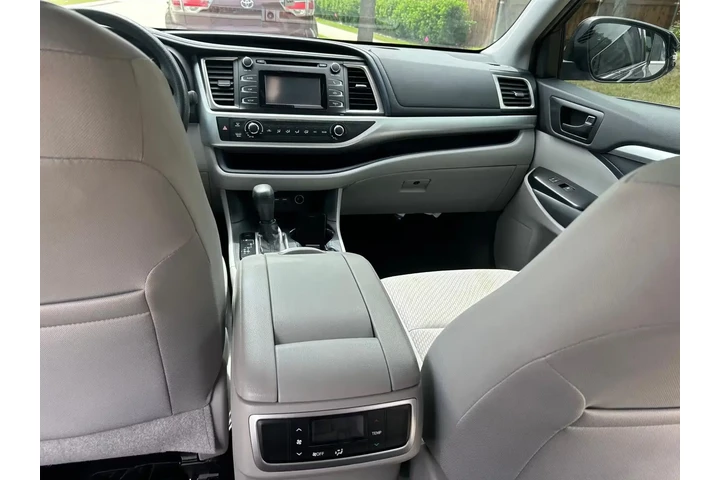 $15000 : 2019 Highlander LE image 6