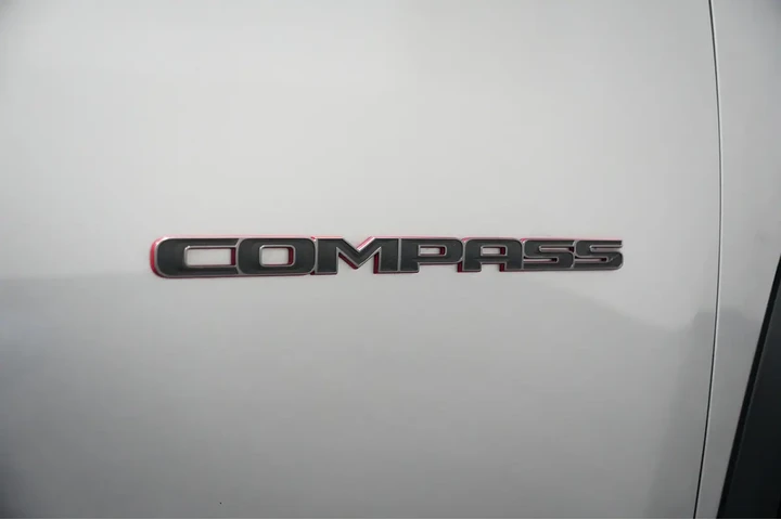 $15999 : 2019 Compass Trailhawk image 10