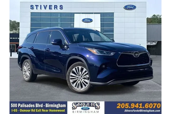 $39931 : Toyota Highlander 2023 LE 4d image 1