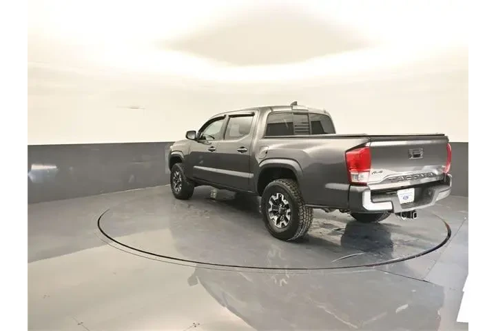 $27795 : Toyota Tacoma 2017 4x4 TRD S image 5