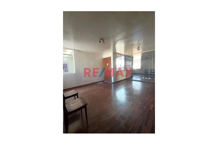 $193 : VENDO AMPLIO DEPARTAMENTO image 7