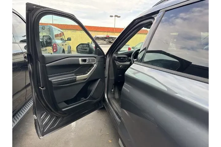 $22338 : Ford Explorer 2022 AWD XLT 4 image 5