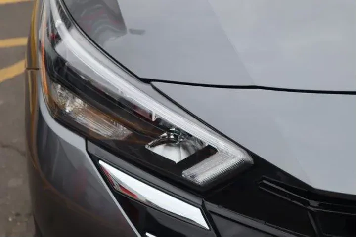 $14309 : Nissan Versa 2025 SV 4dr Sed image 10