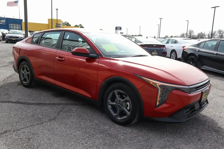 $19988 : 2025 K4 LXS FWD image 3