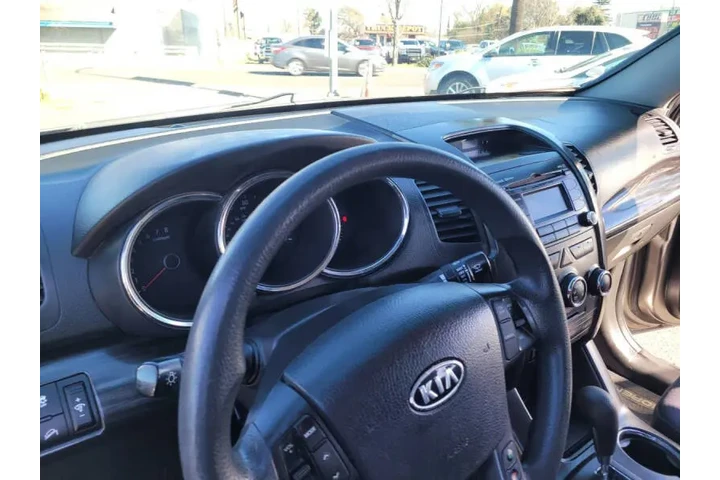 $5950 : 2011 Sorento LX image 10