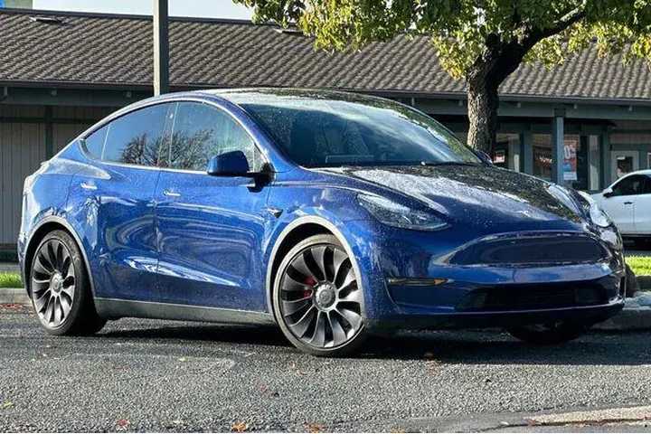 $26836 : Tesla Model Y 2021 AWD Perfo image 2