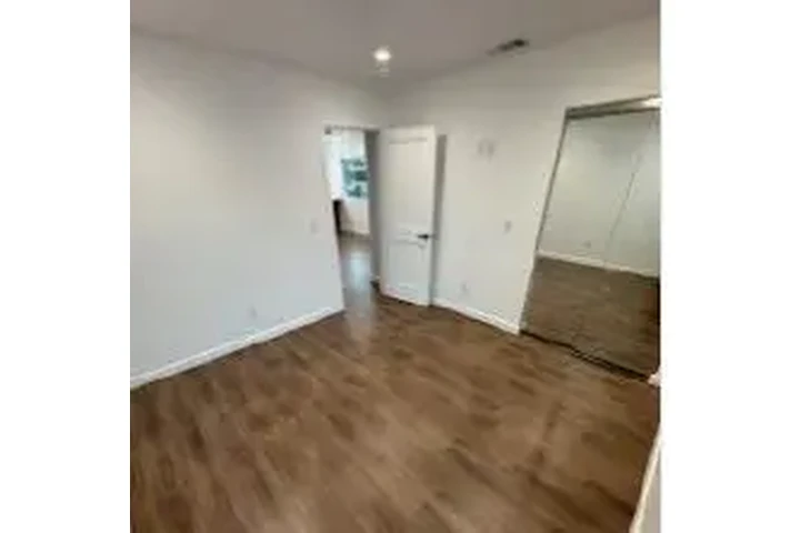 $3300 : CASA EN HAWTHORNE EN RENTA image 6